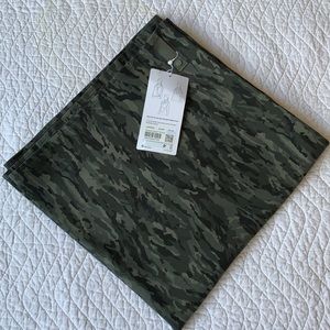 NWT Lululemon Vinyasa scarf.